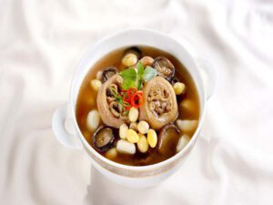 nhân sâm nấu giò heo